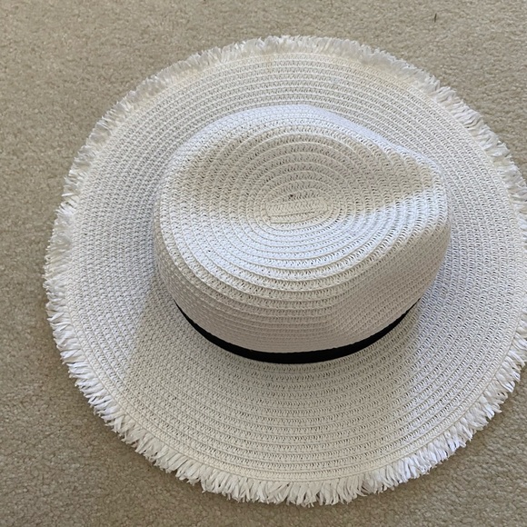 Primark New White Straw Hat with Black Band, adjustable string inside - Picture 2 of 3